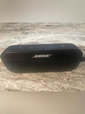 Bose SoundLink Flex Portable Bluetooth Speaker